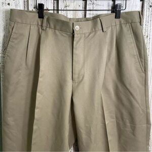 Van Heusen Traveler Dress Work Pants Men’s 36x34 Cuffed Tan Pleated Khaki Preppy